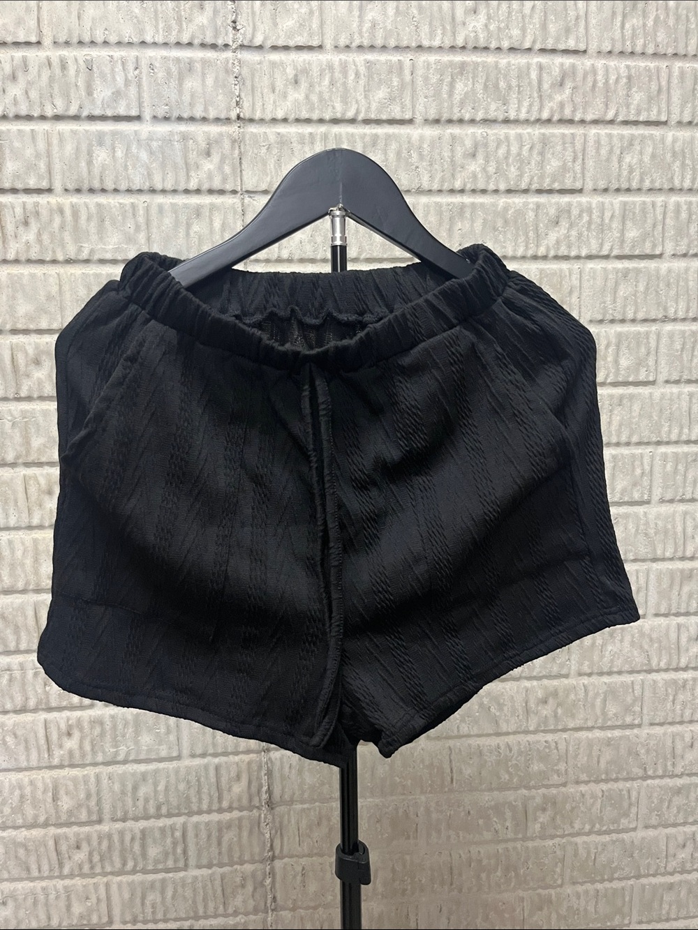 Cupshe Black Textured Elastic Waist Athletic Shorts
